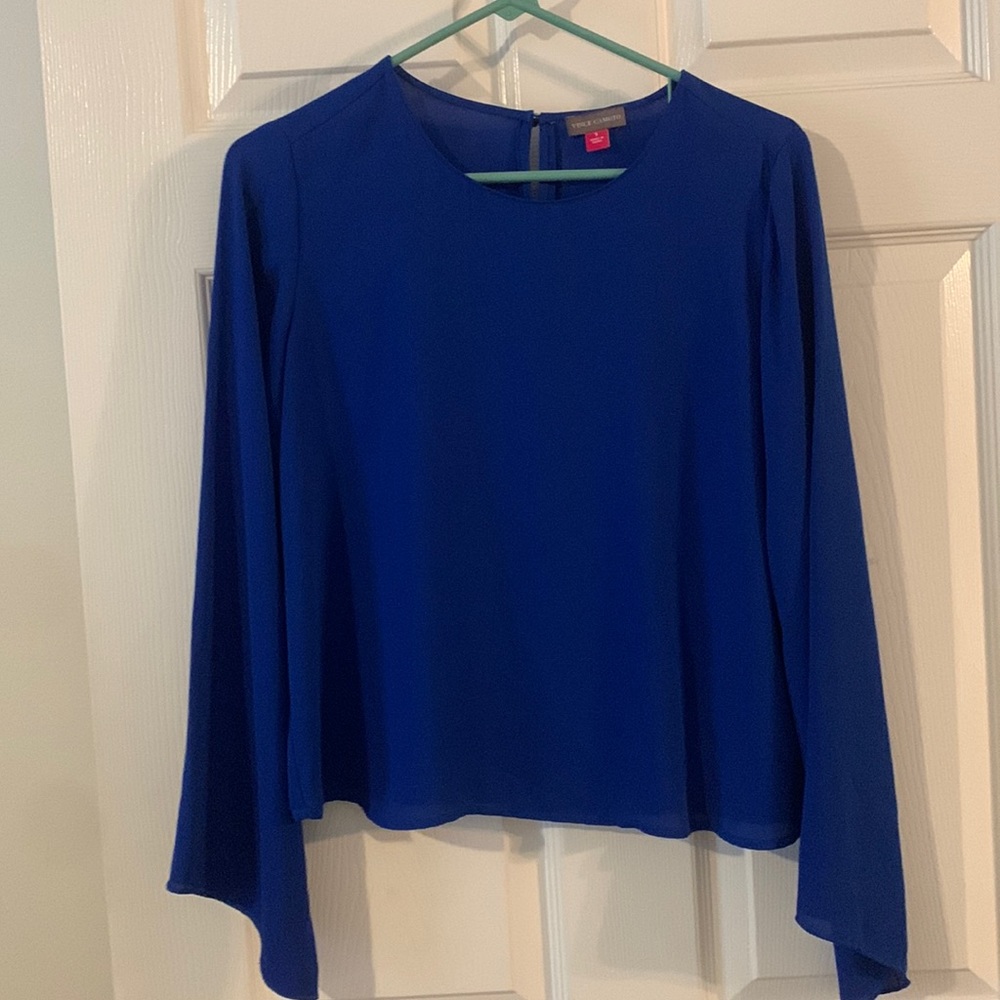Lovely Vince Camuto women’s dress top